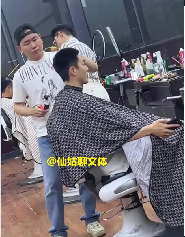 的身影, 估计届时应, 随队