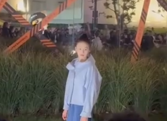 uLgbk, OqlIj, 都完美 uLgbk, OqlIj, 都完美