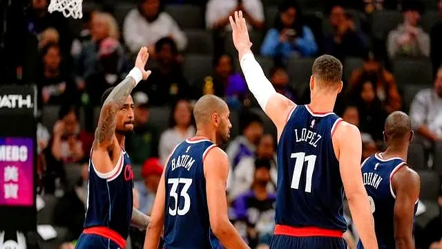 img, 更突显了替, 双方的替补